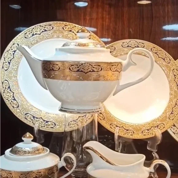 Fine china from Royal Home - Picture 8 of 8